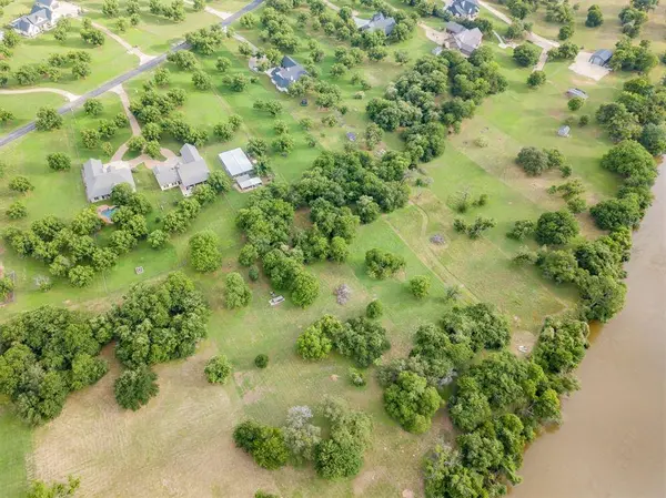 10096 Orchards Boulevard, Cleburne, TX 76033