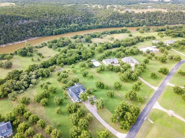 10096 Orchards Boulevard, Cleburne, TX 76033