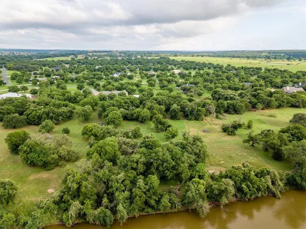 10096 Orchards Boulevard, Cleburne, TX 76033