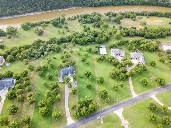 10096 Orchards Boulevard, Cleburne, TX 76033