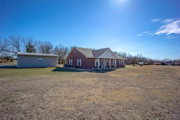 106 Cody RD, Earlsboro, OK 74840