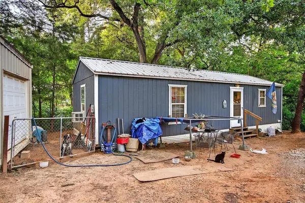 318 Boone Street, Alvarado, TX 76009