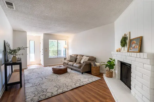 29 Dean WAY, Folsom, CA 95630