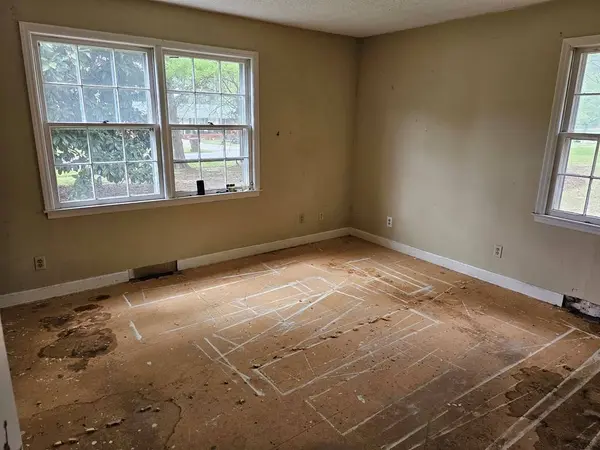 112 Anderson Dr, Greenwood, SC 29646