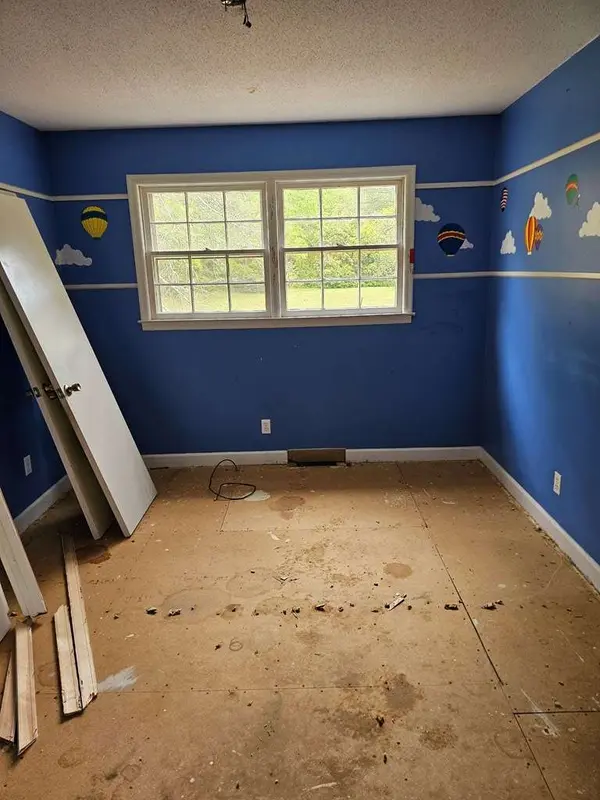 112 Anderson Dr, Greenwood, SC 29646