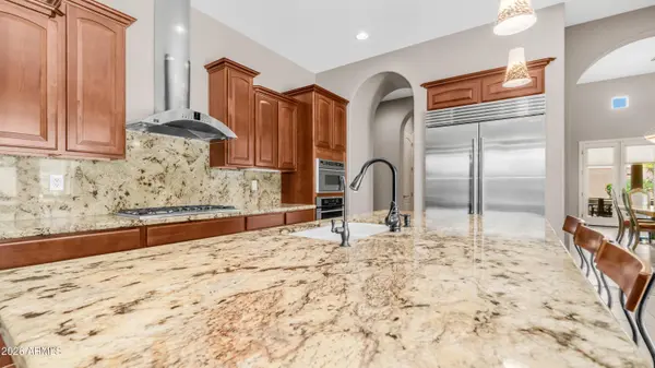 790 E SUNBURST Lane, Tempe, AZ 85284