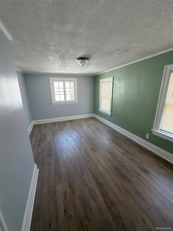 121 Jones ST, Mt. Clemens, MI 48043