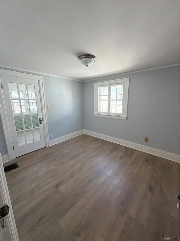 121 Jones ST, Mt. Clemens, MI 48043