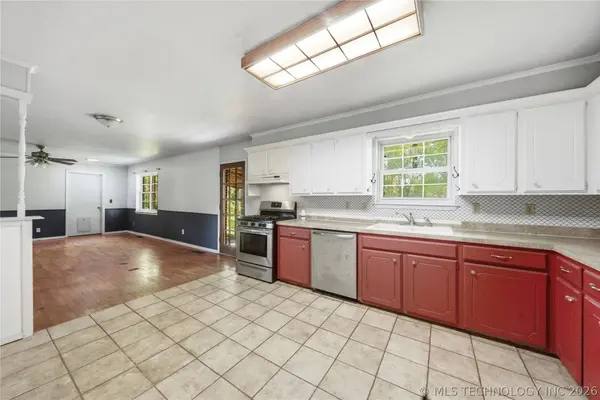 7195 E Battenfield DR, Claremore, OK 74019