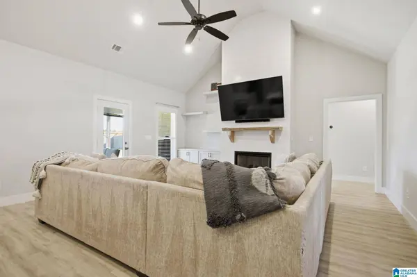 467 COUNTY ROAD 40, Deatsville, AL 36022