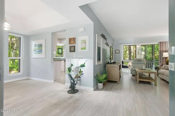 5 Mid Oaks CIR, Palm Coast, FL 32137