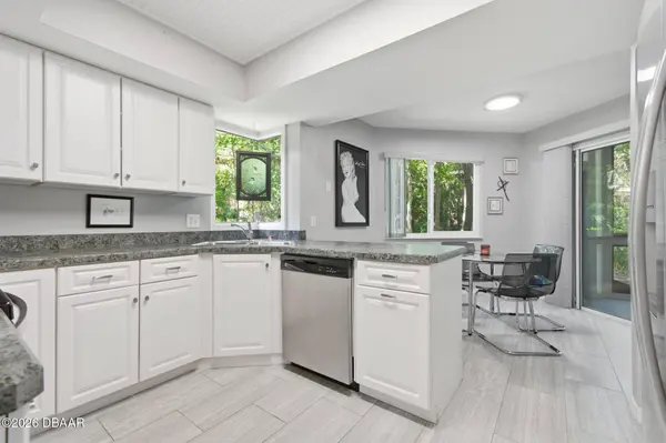 5 Mid Oaks CIR, Palm Coast, FL 32137