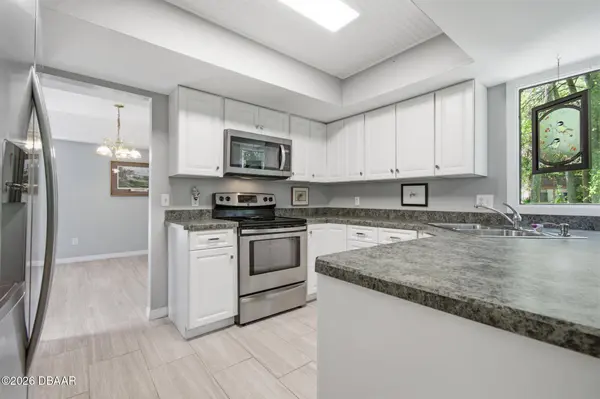 5 Mid Oaks CIR, Palm Coast, FL 32137