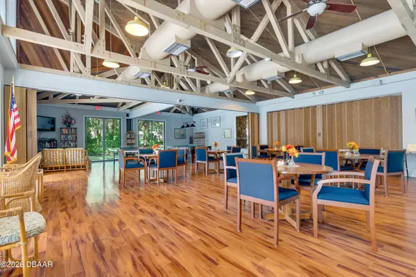 5 Mid Oaks CIR, Palm Coast, FL 32137