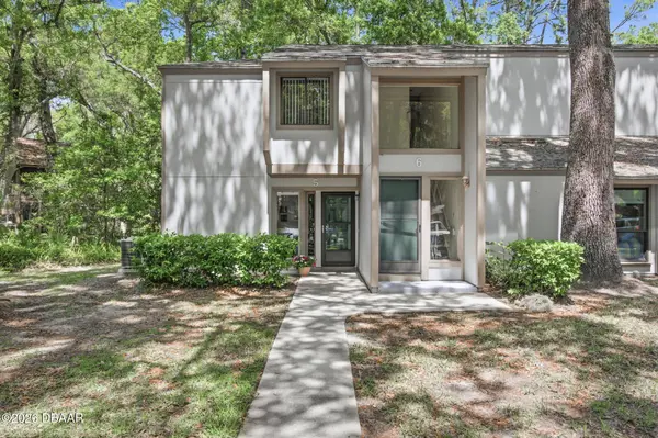 5 Mid Oaks CIR, Palm Coast, FL 32137