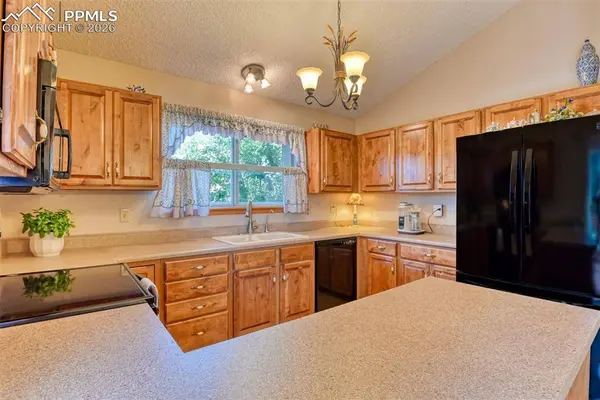 8611 Chancellor DR, Colorado Springs, CO 80920