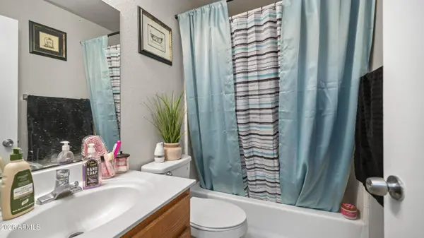 1462 W 19TH Avenue, Apache Junction, AZ 85120