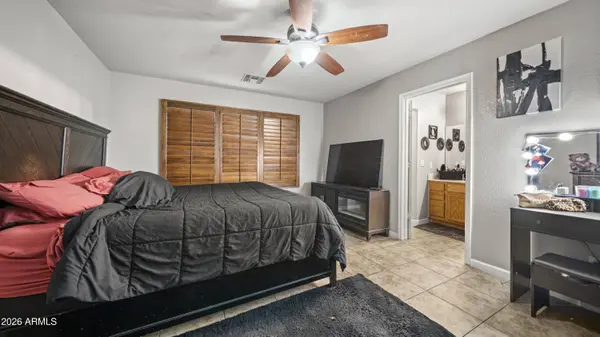 1462 W 19TH Avenue, Apache Junction, AZ 85120