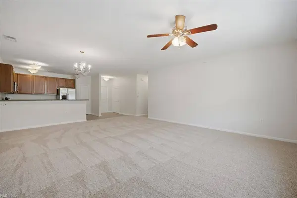 2424 Chancery LN Unit 303, Chesapeake, VA 23321