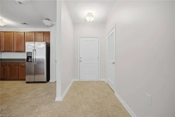 2424 Chancery LN Unit 303, Chesapeake, VA 23321