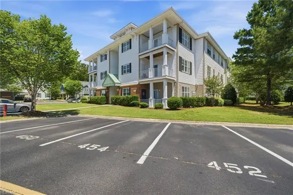 2424 Chancery LN Unit 303, Chesapeake, VA 23321