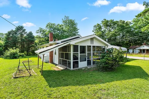 204 Oakland Ave, Abbeville, SC 29620