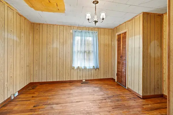 204 Oakland Ave, Abbeville, SC 29620