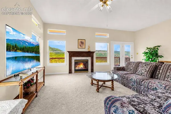 950 Sugar Loaf RD, Manitou Springs, CO 80829