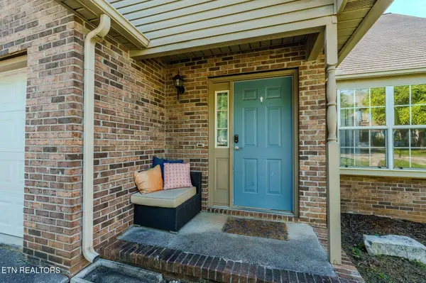 738 Colony Village Way, Knoxville, TN 37923