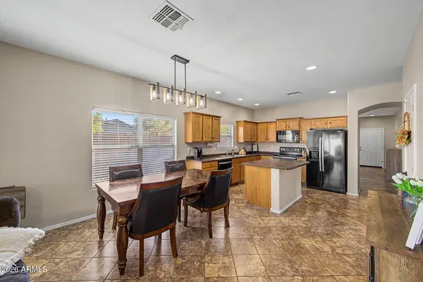 33425 N ROADRUNNER Lane, San Tan Valley, AZ 85144
