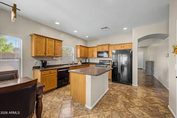 33425 N ROADRUNNER Lane, San Tan Valley, AZ 85144