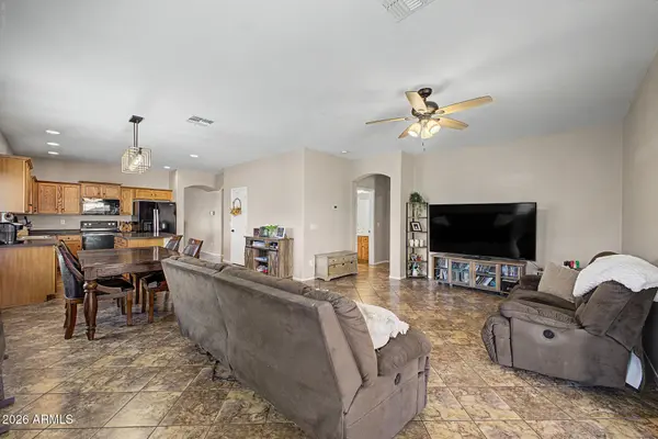 33425 N ROADRUNNER Lane, San Tan Valley, AZ 85144