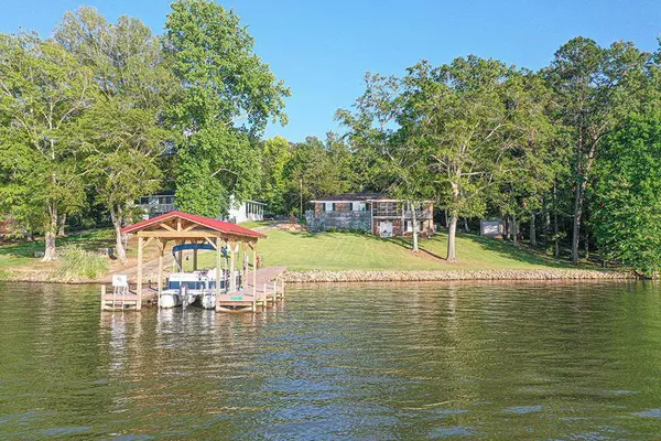 116 Bluff Rd, Greenwood, SC 29649
