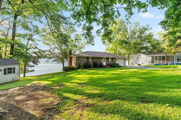 116 Bluff Rd, Greenwood, SC 29649