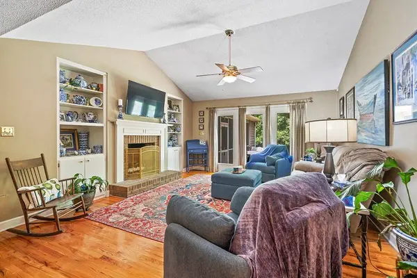 103 Morningside Dr, Greenwood, SC 29649