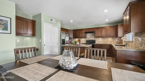 743 W KINGS Avenue, Phoenix, AZ 85023