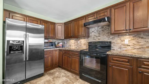 743 W KINGS Avenue, Phoenix, AZ 85023