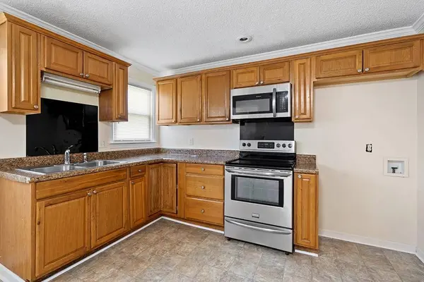 107 Grove St, Clinton, SC 29325