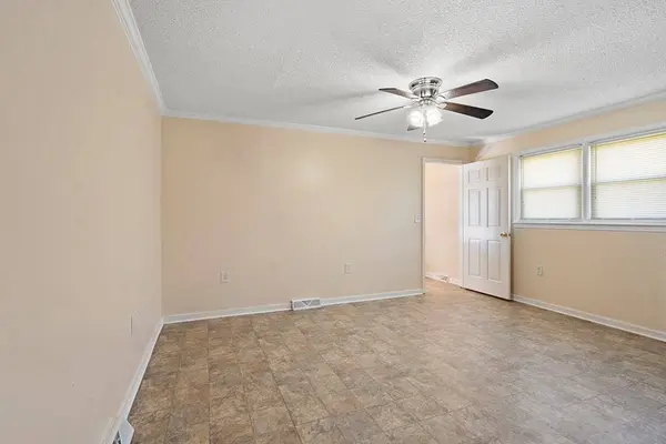107 Grove St, Clinton, SC 29325