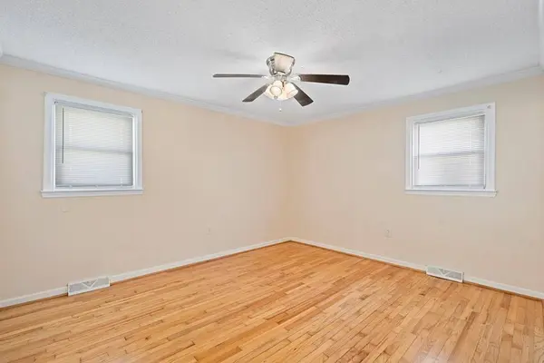 107 Grove St, Clinton, SC 29325