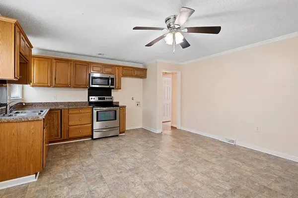 107 Grove St, Clinton, SC 29325