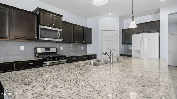 37455 N GLEN ECHO Drive, San Tan Valley, AZ 85140