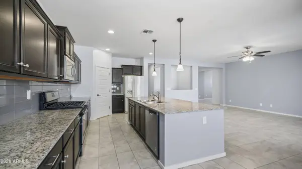 37455 N GLEN ECHO Drive, San Tan Valley, AZ 85140