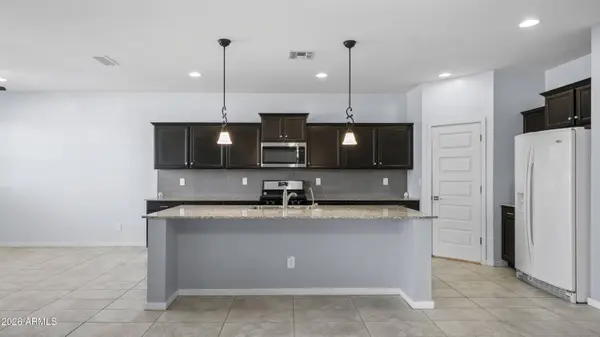 37455 N GLEN ECHO Drive, San Tan Valley, AZ 85140