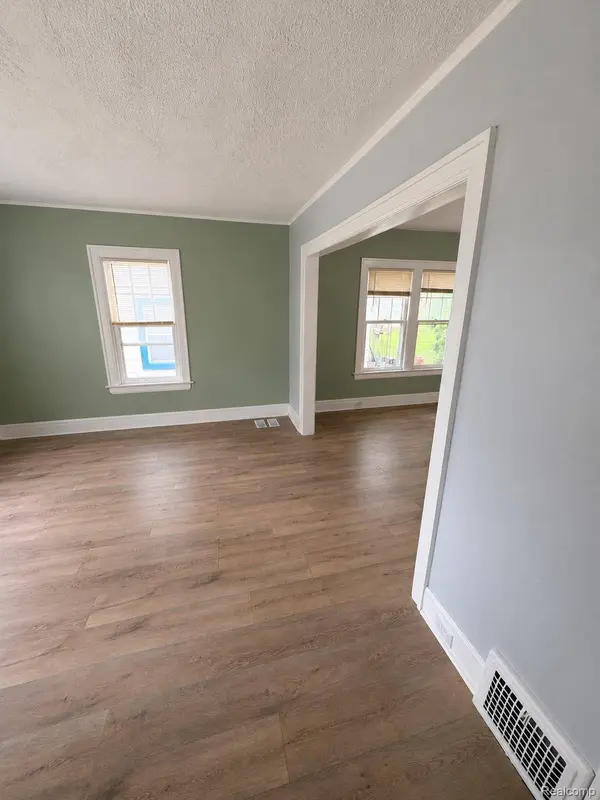 121 Jones ST, Mt. Clemens, MI 48043