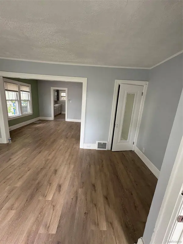 121 Jones ST, Mt. Clemens, MI 48043