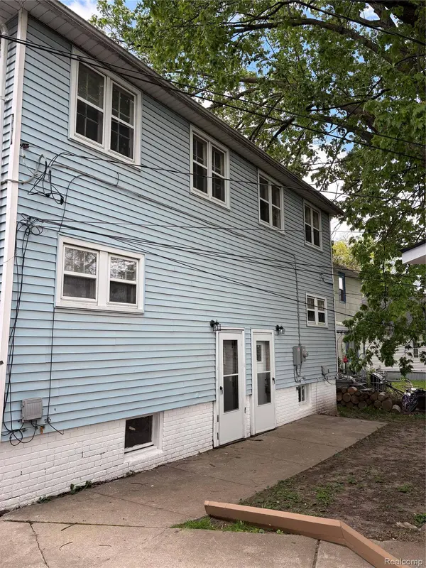 121 Jones ST, Mt. Clemens, MI 48043