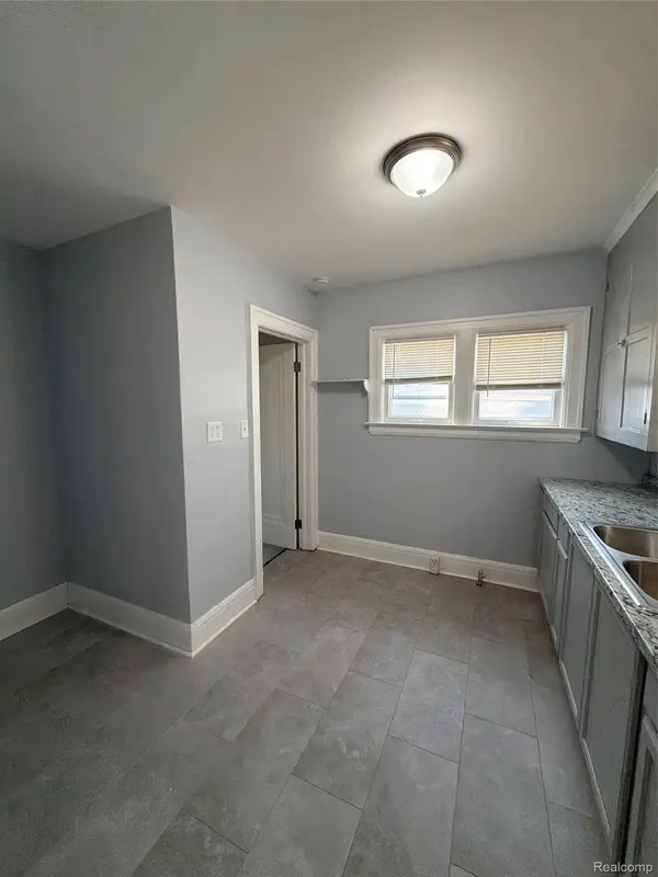 121 Jones ST #2, Mt. Clemens, MI 48043
