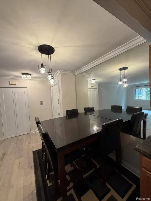 2245 Walton BLVD #56, Rochester Hills, MI 48309