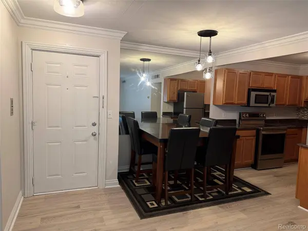2245 Walton BLVD #56, Rochester Hills, MI 48309